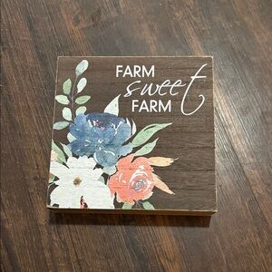 Farm Sweet Farm Wooden Sign with Floral Design